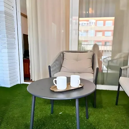 Spacious 3 Bedroom Renovated 500 M From The Beaches تورّيفيِخا