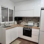 Lejlighed Spacious 3 Bedroom Renovated 500 M From The Beaches *