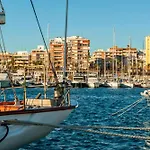 Spacious 3 Bedroom Renovated 500 M From The Beaches Torrevieja