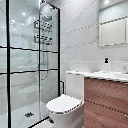 Spacious 3 Bedroom Renovated 500 M From The Beaches Torrevieja