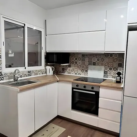 アパート Spacious 3 Bedroom Renovated 500 M From The Beaches *