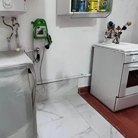 Spacious 3 Bedroom Renovated 500 M From The Beaches