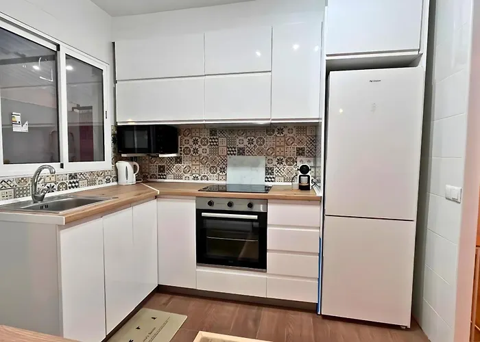 Apartment Spacious 3 Bedroom Renovated 500 M From The Beaches *