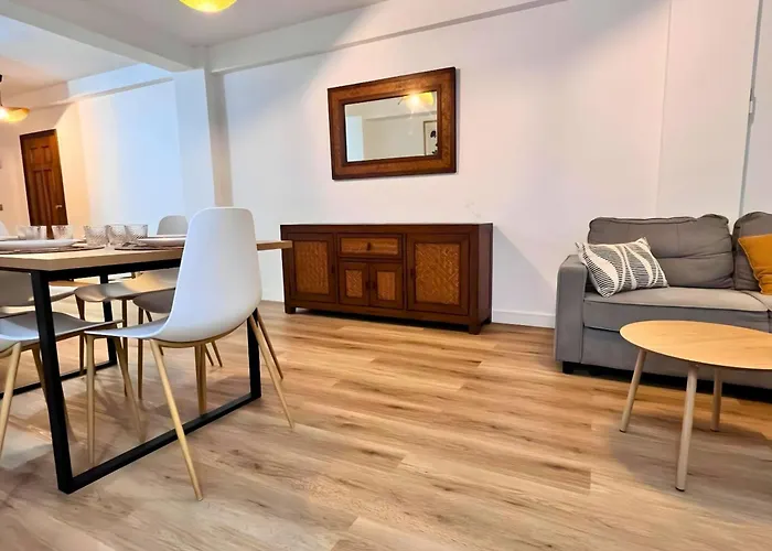 Apartment Spacious 3 Bedroom Renovated 500 M From The Beaches