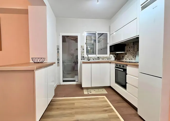 Spacious 3 Bedroom Renovated 500 M From The Beaches Apartment Torrevieja