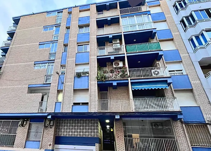 Spacious 3 Bedroom Renovated 500 M From The Beaches * Torrevieja